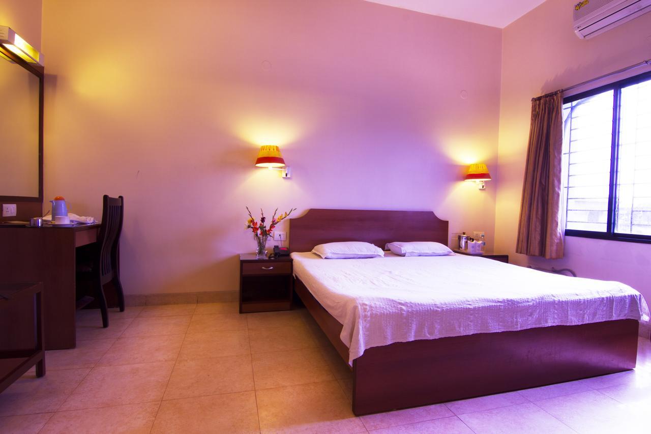 Hotel Rajawas Dibrugarh Exterior photo