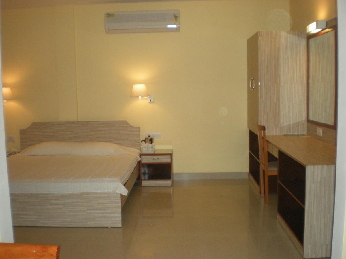 Hotel Rajawas Dibrugarh Exterior photo