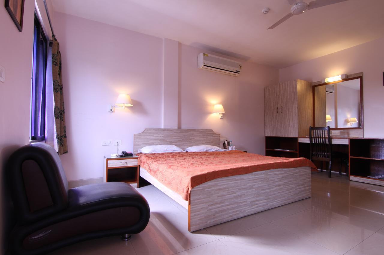 Hotel Rajawas Dibrugarh Exterior photo